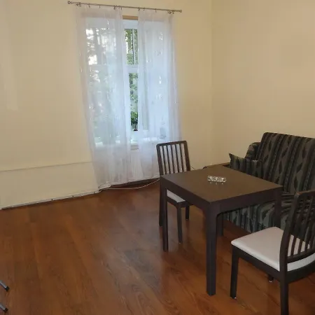 아파트 Spacious And Simple Near Center *